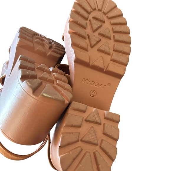 Tan Platform Sandals with Chunky Heel and Slingback Straps - Picture 5 of 5